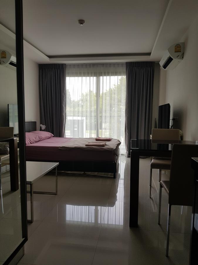Club Royal Suites Pattaya Exterior photo