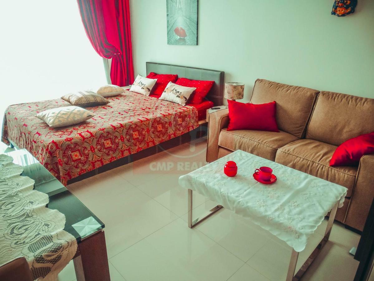Club Royal Suites Pattaya Exterior photo
