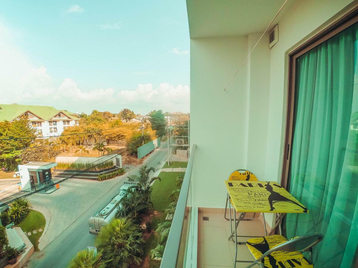 Club Royal Suites Pattaya Exterior photo
